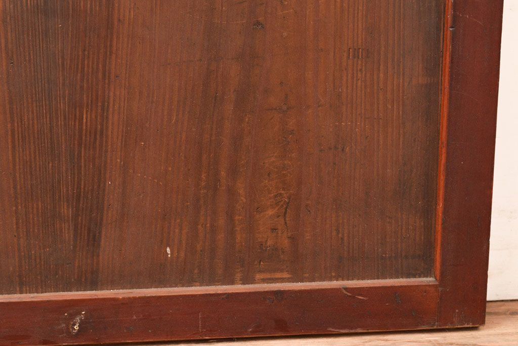 アンティーク建具　明治大正期　赤みがかった色合いと経年による味わいが魅力の格子帯戸1枚(引き戸、建具)(R-049111)