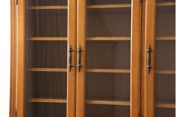 中古　横浜ダニエル(daniel)　A-203　優雅な佇まいが上品なチャイナキャビネット(食器棚、収納棚)(定価約84万円)(R-049112)