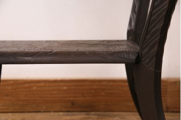和製アンティーク　伝統工芸　軽井沢彫り　牡丹・鳥・竹　まるで美術品!彫刻の意匠が見事なサイドテーブル(カフェテーブル、コーヒーテーブル、飾り台)(R-049119)
