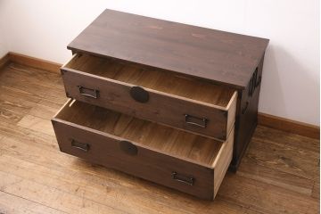 和製アンティーク　天板リメイク　落ち着いた和の雰囲気を醸し出す総桐材製のローボード(テレビボード、テレビ台、引き出し、チェスト)(R-049120)