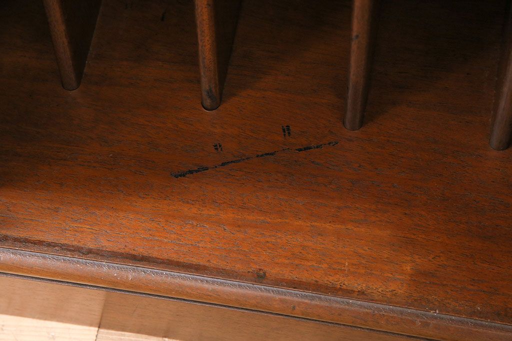 中古　DREXEL HERITAGE(ドレクセルヘリテイジ)　Triune(トライユン)　洗練された美しい佇まいが魅力的なリビングボード(クレデンザ、クリデンザ、サイドボード、キャビネット)(R-049126)