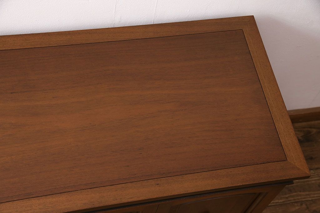 中古　DREXEL HERITAGE(ドレクセルヘリテイジ)　Triune(トライユン)　洗練された美しい佇まいが魅力的なリビングボード(クレデンザ、クリデンザ、サイドボード、キャビネット)(R-049126)