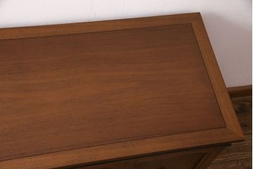 中古　DREXEL HERITAGE(ドレクセルヘリテイジ)　Triune(トライユン)　洗練された美しい佇まいが魅力的なリビングボード(クレデンザ、クリデンザ、サイドボード、キャビネット)(R-049126)