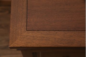 中古　DREXEL HERITAGE(ドレクセルヘリテイジ)　Triune(トライユン)　洗練された美しい佇まいが魅力的なリビングボード(クレデンザ、クリデンザ、サイドボード、キャビネット)(R-049126)