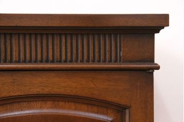 中古　DREXEL HERITAGE(ドレクセルヘリテイジ)　Triune(トライユン)　洗練された美しい佇まいが魅力的なリビングボード(クレデンザ、クリデンザ、サイドボード、キャビネット)(R-049126)