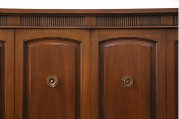 中古　DREXEL HERITAGE(ドレクセルヘリテイジ)　Triune(トライユン)　洗練された美しい佇まいが魅力的なリビングボード(クレデンザ、クリデンザ、サイドボード、キャビネット)(R-049126)