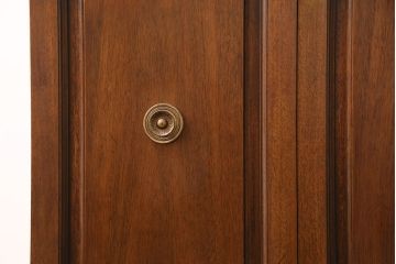 中古　DREXEL HERITAGE(ドレクセルヘリテイジ)　Triune(トライユン)　洗練された美しい佇まいが魅力的なリビングボード(クレデンザ、クリデンザ、サイドボード、キャビネット)(R-049126)