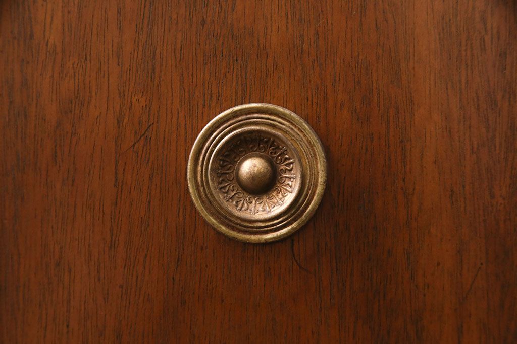 中古　DREXEL HERITAGE(ドレクセルヘリテイジ)　Triune(トライユン)　洗練された美しい佇まいが魅力的なリビングボード(クレデンザ、クリデンザ、サイドボード、キャビネット)(R-049126)