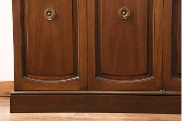 中古　DREXEL HERITAGE(ドレクセルヘリテイジ)　Triune(トライユン)　洗練された美しい佇まいが魅力的なリビングボード(クレデンザ、クリデンザ、サイドボード、キャビネット)(R-049126)