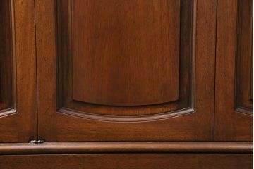 中古　DREXEL HERITAGE(ドレクセルヘリテイジ)　Triune(トライユン)　洗練された美しい佇まいが魅力的なリビングボード(クレデンザ、クリデンザ、サイドボード、キャビネット)(R-049126)