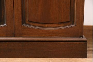 中古　DREXEL HERITAGE(ドレクセルヘリテイジ)　Triune(トライユン)　洗練された美しい佇まいが魅力的なリビングボード(クレデンザ、クリデンザ、サイドボード、キャビネット)(R-049126)