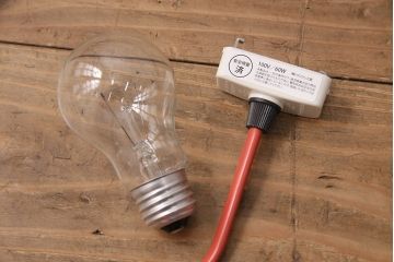 昭和レトロ　グリーンカラーがおしゃれ!シンプルなデザインのホーロー製吊り下げ照明(天井照明、ペンダントライト、シェード)(R-049128)