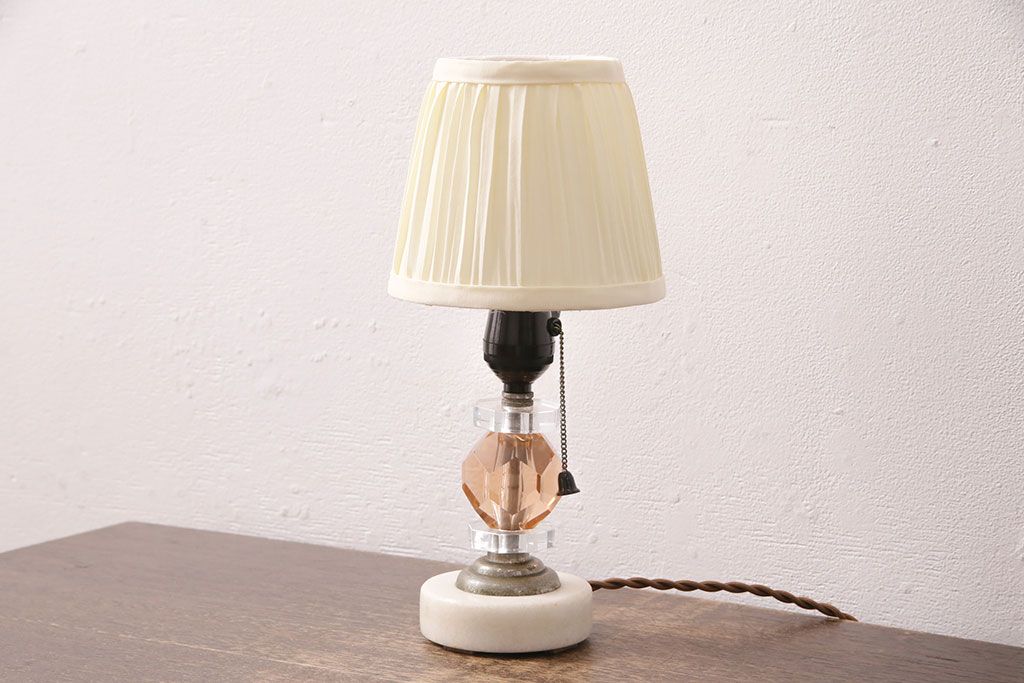 ビンテージ照明　空間を優雅に演出してくれるスタンドライト(デスクスタンド、卓上照明)(R-049131)