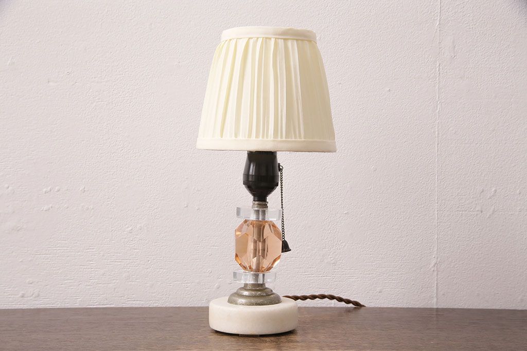 ビンテージ照明　空間を優雅に演出してくれるスタンドライト(デスクスタンド、卓上照明)(R-049131)