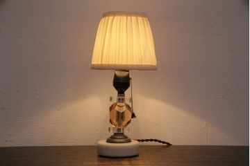 ビンテージ照明　空間を優雅に演出してくれるスタンドライト(デスクスタンド、卓上照明)(R-049131)