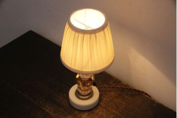 ビンテージ照明　空間を優雅に演出してくれるスタンドライト(デスクスタンド、卓上照明)(R-049131)