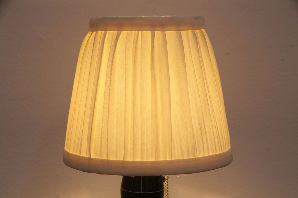 ビンテージ照明　空間を優雅に演出してくれるスタンドライト(デスクスタンド、卓上照明)(R-049131)