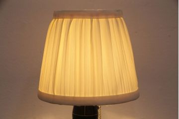 ビンテージ照明　空間を優雅に演出してくれるスタンドライト(デスクスタンド、卓上照明)(R-049131)