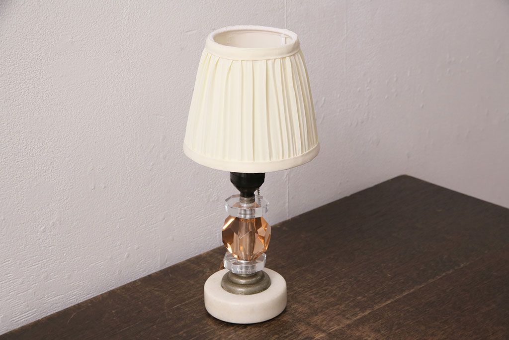 ビンテージ照明　空間を優雅に演出してくれるスタンドライト(デスクスタンド、卓上照明)(R-049131)