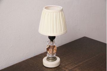 ビンテージ照明　空間を優雅に演出してくれるスタンドライト(デスクスタンド、卓上照明)(R-049131)