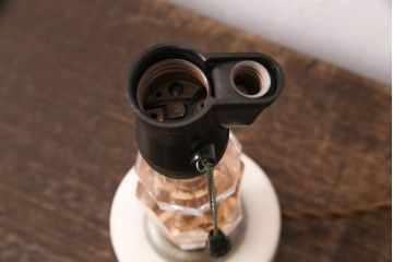ビンテージ照明　空間を優雅に演出してくれるスタンドライト(デスクスタンド、卓上照明)(R-049131)