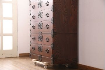 中古　伝統民芸　岩谷堂箪笥　力強い杢目と黒々とした金具が魅力の整理箪笥(チェスト、衣装タンス、引き出し)(R-049135)(菊幸)