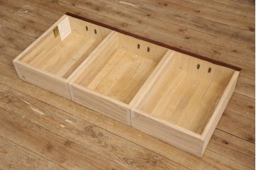 中古　伝統民芸　岩谷堂箪笥　力強い杢目と上品な金具が魅力のローボード(収納棚、戸棚、引き出し、テレビ台)(R-049136)