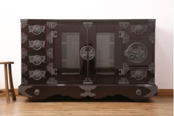 中古　極美品　展示品　牡丹金具と木地呂塗りが素晴らしい仙台箪笥(車箪笥、収納箪笥)(定価約145万8千円)(R-049139)