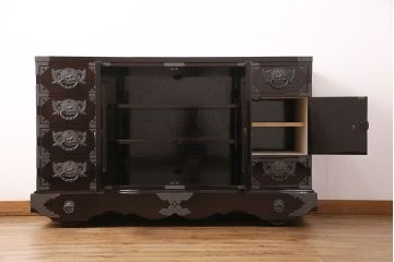 中古　極美品　展示品　牡丹金具と木地呂塗りが素晴らしい仙台箪笥(車箪笥、収納箪笥)(定価約145万8千円)(R-049139)