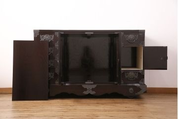 中古　極美品　展示品　牡丹金具と木地呂塗りが素晴らしい仙台箪笥(車箪笥、収納箪笥)(定価約145万8千円)(R-049139)