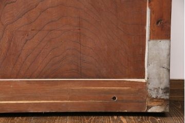 アンティーク建具　ヒノキ材・ケヤキ材　特大金具が存在感抜群の庄内蔵戸(引き戸、玄関戸、建具)(R-049142)