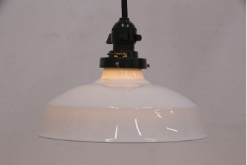 アンティーク照明　日陶　マツダ電笠　スタイリッシュで空間に取り入れやすい白磁のペンダントライト(天井照明、吊り下げ照明)(R-049147)