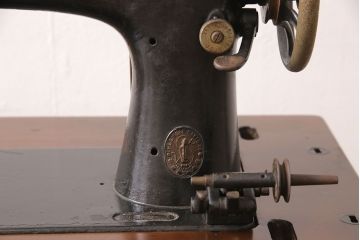 イギリスアンティーク　SINGER(シンガー)社　お洒落な雰囲気をぐっと高める!拡張式天板付きのミシンテーブル(シンガーミシン、ミシン台、ディスプレイ、工業用ミシン)(R-049149)