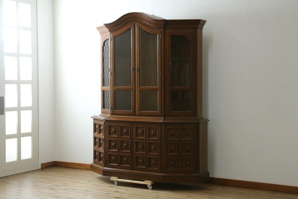 中古　美品　DREXEL HERITAGE(ドレクセルヘリテイジ)　エスペラント　クラシカルな佇まいが魅力のキャビネット　定価約120万円　(R-049159)
