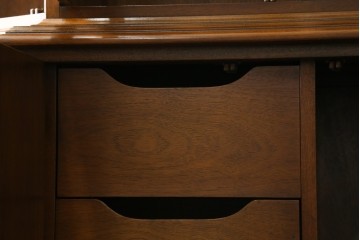 中古　美品　DREXEL HERITAGE(ドレクセルヘリテイジ)　エスペラント　クラシカルな佇まいが魅力のキャビネット　定価約120万円　(R-049159)