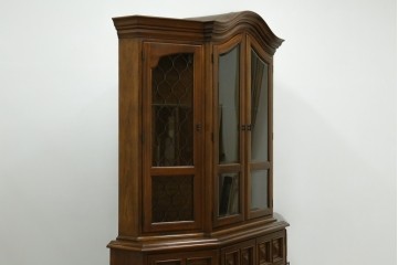 中古　美品　DREXEL HERITAGE(ドレクセルヘリテイジ)　エスペラント　クラシカルな佇まいが魅力のキャビネット　定価約120万円　(R-049159)