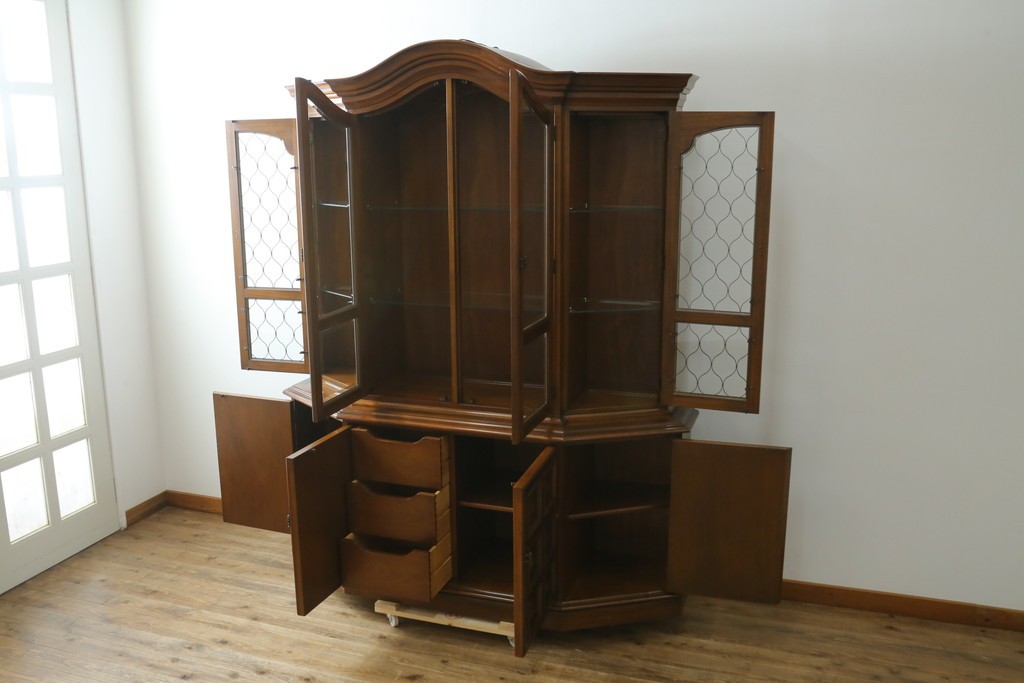 中古　美品　DREXEL HERITAGE(ドレクセルヘリテイジ)　エスペラント　クラシカルな佇まいが魅力のキャビネット　定価約120万円　(R-049159)