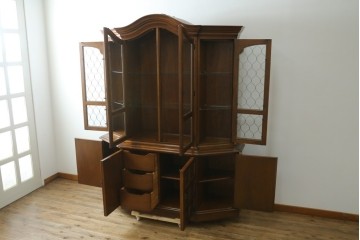 中古　美品　DREXEL HERITAGE(ドレクセルヘリテイジ)　エスペラント　クラシカルな佇まいが魅力のキャビネット　定価約120万円　(R-049159)