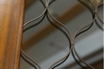 中古　美品　DREXEL HERITAGE(ドレクセルヘリテイジ)　エスペラント　クラシカルな佇まいが魅力のキャビネット　定価約120万円　(R-049159)