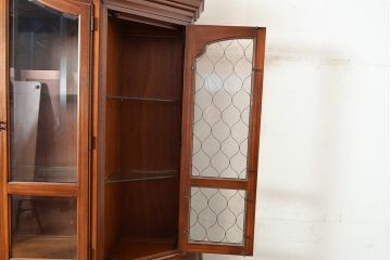 中古　美品　DREXEL HERITAGE(ドレクセルヘリテイジ)　エスペラント　クラシカルな佇まいが魅力のキャビネット(カップボード、食器棚、飾り棚、戸棚、収納棚)(定価約120万円)(R-049159)