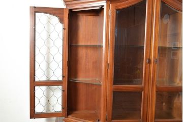 中古　美品　DREXEL HERITAGE(ドレクセルヘリテイジ)　エスペラント　クラシカルな佇まいが魅力のキャビネット(カップボード、食器棚、飾り棚、戸棚、収納棚)(定価約120万円)(R-049159)