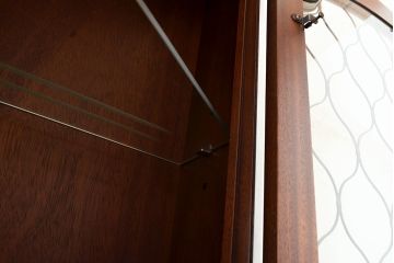 中古　美品　DREXEL HERITAGE(ドレクセルヘリテイジ)　エスペラント　クラシカルな佇まいが魅力のキャビネット(カップボード、食器棚、飾り棚、戸棚、収納棚)(定価約120万円)(R-049159)