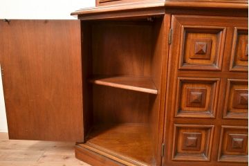 中古　美品　DREXEL HERITAGE(ドレクセルヘリテイジ)　エスペラント　クラシカルな佇まいが魅力のキャビネット(カップボード、食器棚、飾り棚、戸棚、収納棚)(定価約120万円)(R-049159)