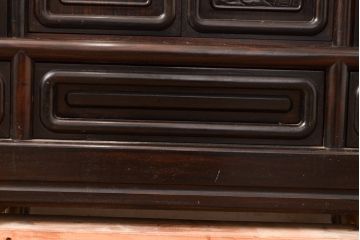 ヴィンテージ家具　黒檀無垢材　上質なこだわりの空間づくりにおすすめの飾り棚(茶棚、戸棚、収納棚、茶箪笥、ビンテージ)(R-049164)