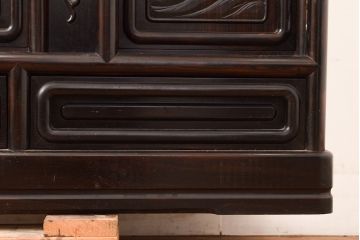 ヴィンテージ家具　黒檀無垢材　上質なこだわりの空間づくりにおすすめの飾り棚(茶棚、戸棚、収納棚、茶箪笥、ビンテージ)(R-049164)