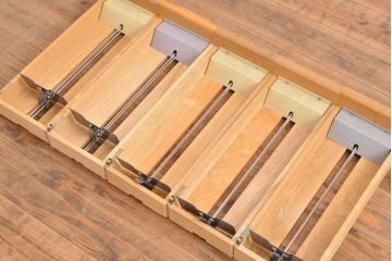 レトロ家具　昭和レトロ　KIHARA　ナラ材製　作業台が付いた、ネームプレート付きカードケース(引き出し、チェスト、図書館、図書室)(R-049166)