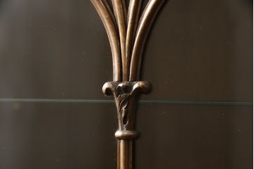 イギリスアンティーク　大振りサイズ　高級品!象嵌細工と美しい装飾が優美な印象を与えるマホガニー製のキャビネット(収納棚、飾り棚)(R-049173)