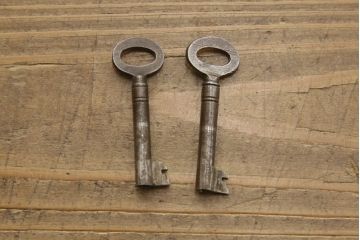 イギリスアンティーク　大振りサイズ　高級品!象嵌細工と美しい装飾が優美な印象を与えるマホガニー製のキャビネット(収納棚、飾り棚)(R-049173)