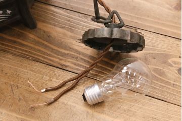 アンティーク照明　重厚な佇まいが存在感を放つ銅製の灯籠(灯篭、吊り下げ照明、天井照明)(R-049181)