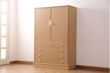 中古　広島・府中家具　木匠多々納邦男　総柾目造り　胴丸　高級感と上品さを併せ持つ総桐箪笥(衣装箪笥、着物箪笥、和タンス、桐たんす)(定価約180万円)(R-049187)